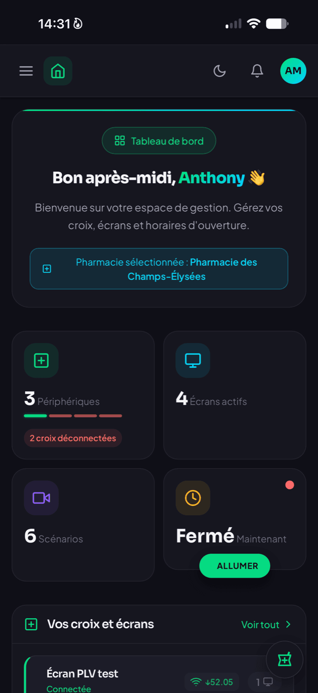 Le même tableau de bord mobile en thème sombre